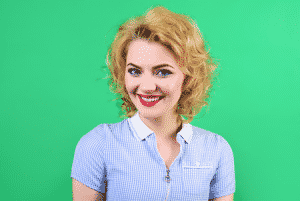 A woman with short and beautiful hair posing.